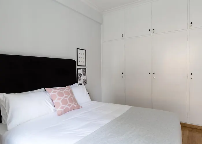 Acropolis Core Bright & Modern Apartment By Upstreet